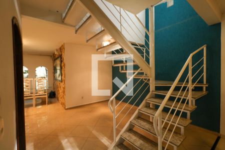 Sala de casa para alugar com 5 quartos, 227m² em Osvaldo Cruz, São Caetano do Sul