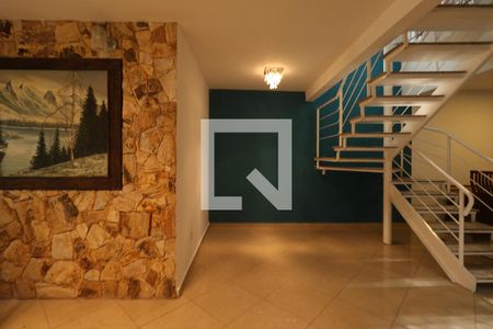 Sala de casa para alugar com 5 quartos, 227m² em Osvaldo Cruz, São Caetano do Sul
