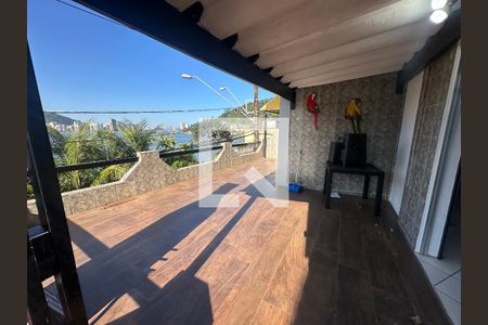 Varanda da Sala de casa para alugar com 3 quartos, 160m² em Parque Prainha, São Vicente