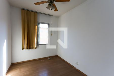 quarto 2 de apartamento para alugar com 3 quartos, 60m² em Parque Pinheiros, Taboão da Serra