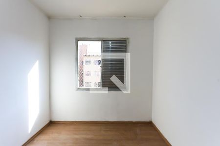 quarto 1 de apartamento para alugar com 3 quartos, 60m² em Parque Pinheiros, Taboão da Serra