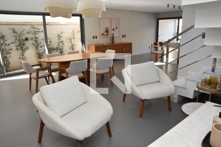 Sala de Jantar detalhes poltronas de casa de condomínio à venda com 3 quartos, 238m² em Gramadão, Jundiaí