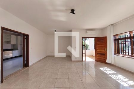 Sala de casa para alugar com 4 quartos, 210m² em Jardim Aurelia, Campinas