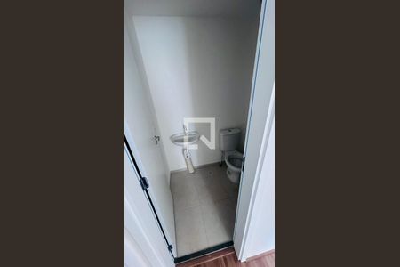 Banheiro de apartamento para alugar com 1 quarto, 25m² em Parque Pan Americano, São Paulo
