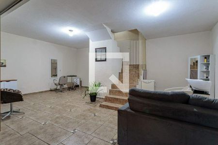 Casa à venda com 4 quartos, 239m² em Vila Lucinda, Santo André