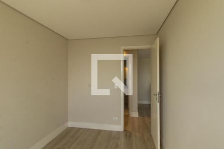 Quarto 1 de apartamento para alugar com 2 quartos, 68m² em Capão Raso, Curitiba