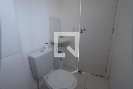 Banheiro de kitnet/studio para alugar com 1 quarto, 19m² em Vila Ema, São Paulo