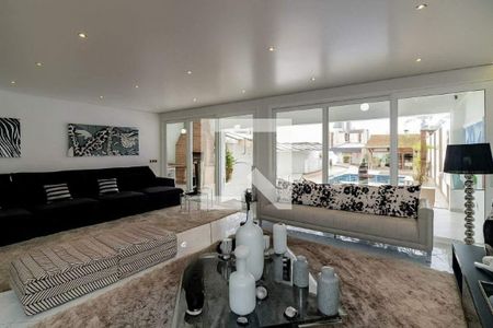 Casa à venda com 4 quartos, 587m² em Vila Curuçá, Santo André