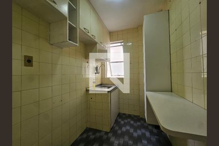 Cozinha de apartamento para alugar com 2 quartos, 50m² em Brotas, Salvador