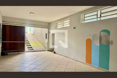 Casa à venda com 5 quartos, 300m² em Vila Curuçá, Santo André