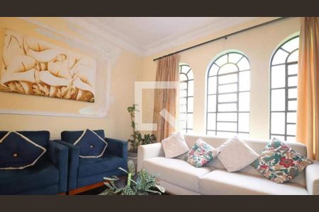 Casa à venda com 4 quartos, 232m² em Santa Maria, Santo André