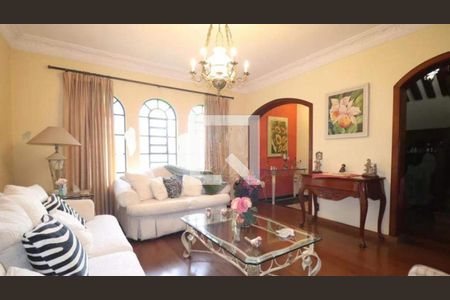 Casa à venda com 4 quartos, 232m² em Santa Maria, Santo André