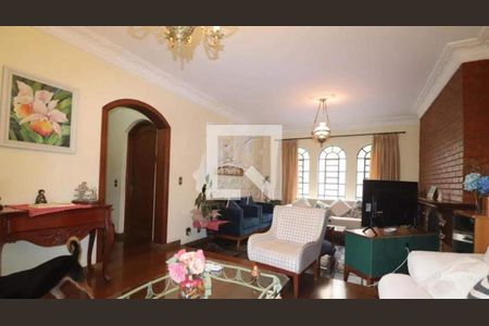 Casa à venda com 4 quartos, 232m² em Santa Maria, Santo André