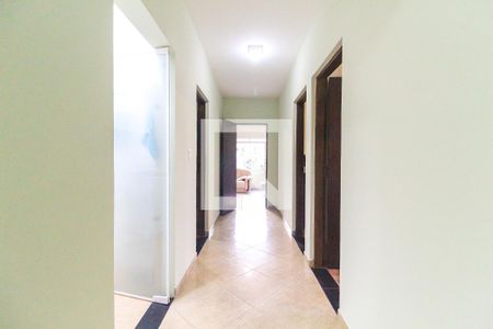 Corredor de casa à venda com 2 quartos, 194m² em Vila Carmosina, São Paulo
