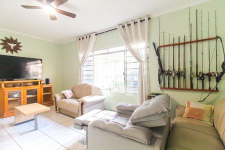 Sala de casa à venda com 2 quartos, 194m² em Vila Carmosina, São Paulo