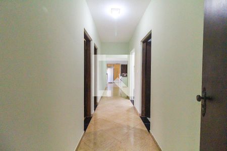 Corredor de casa à venda com 2 quartos, 194m² em Vila Carmosina, São Paulo
