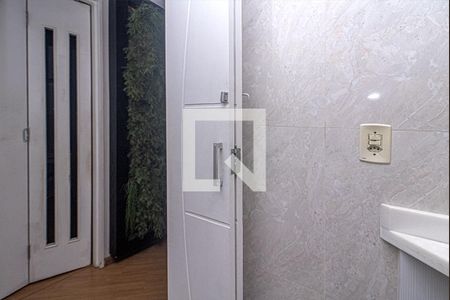 banheiro social_4 de apartamento para alugar com 2 quartos, 50m² em São João Climaco, São Paulo