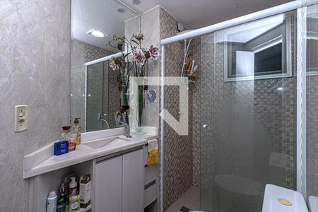 banheiro social_1 de apartamento para alugar com 2 quartos, 50m² em São João Climaco, São Paulo