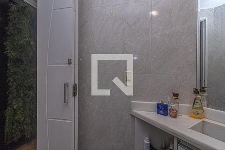 banheiro social_3 de apartamento para alugar com 2 quartos, 50m² em São João Climaco, São Paulo