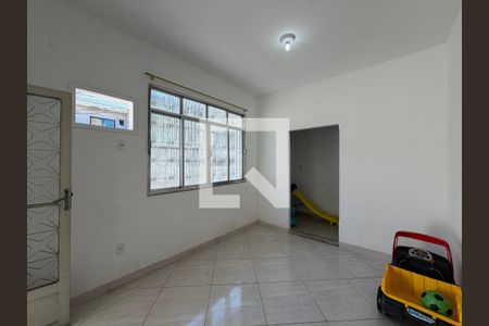 Sala de casa à venda com 3 quartos, 120m² em Taquara, Rio de Janeiro