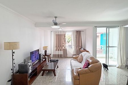 Sala 1 de casa para alugar com 3 quartos, 300m² em Embaré, Santos