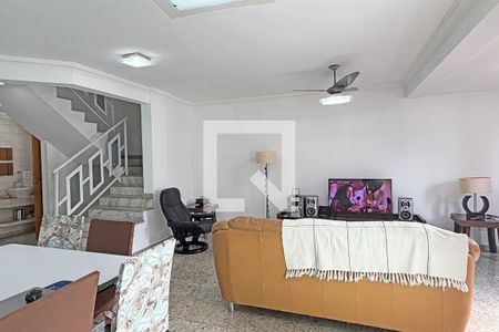Sala 1 de casa para alugar com 3 quartos, 300m² em Embaré, Santos