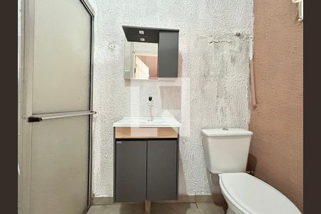 Banheiro  de casa para alugar com 1 quarto, 35m² em Campeche, Florianópolis