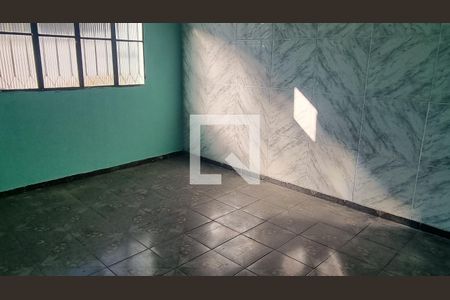 Sala de casa à venda com 5 quartos, 200m² em Campo Grande, Rio de Janeiro