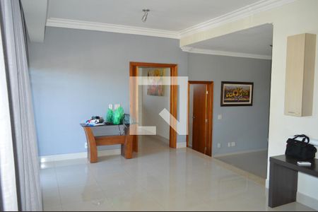Sala de casa para alugar com 3 quartos, 260m² em Ribeirânia, Ribeirão Preto