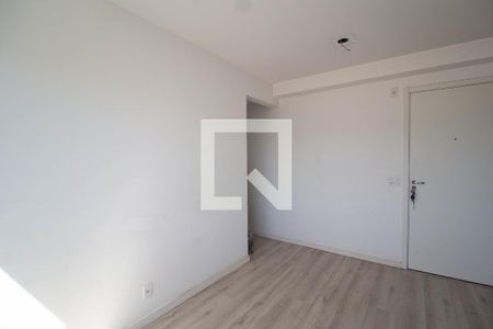 Sala de apartamento para alugar com 2 quartos, 40m² em Vila Zat, São Paulo