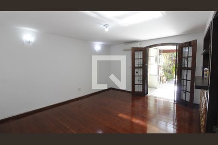 Sala de casa de condomínio para alugar com 3 quartos, 70m² em Portinho, Cabo Frio