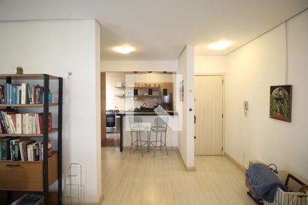 Sala de apartamento à venda com 2 quartos, 70m² em Petrópolis, Porto Alegre
