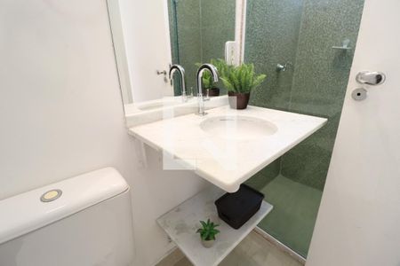 Banheiro do Quarto 1 de casa de condomínio para alugar com 2 quartos, 90m² em Aclimação, Uberlândia