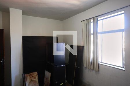 Quarto de apartamento à venda com 2 quartos, 75m² em Floresta, Belo Horizonte