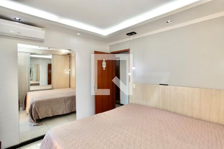 Banheiro da Suíte de casa para alugar com 3 quartos, 240m² em Sapucaias, Contagem