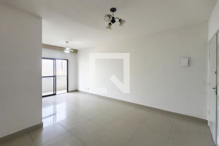 Sala de apartamento para alugar com 2 quartos, 78m² em Vila Tupi, Praia Grande