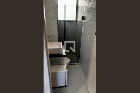 Banheiro de apartamento para alugar com 2 quartos, 38m² em Jd Petrópolis, Cotia