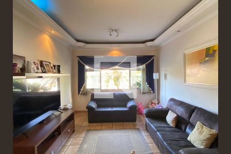 Sala de casa à venda com 4 quartos, 250m² em Vila Osasco, Osasco