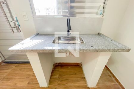 Cozinha de casa para alugar com 1 quarto, 50m² em Três Montanhas, Osasco