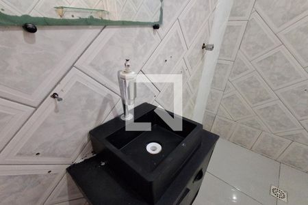 Banheiro Social  de casa para alugar com 2 quartos, 65m² em Nova Petrópolis, São Bernardo do Campo