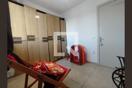 Quarto 2 de apartamento para alugar com 2 quartos, 45m² em Restinga, Porto Alegre