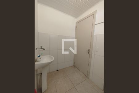Banheiro de apartamento para alugar com 2 quartos, 45m² em Restinga, Porto Alegre