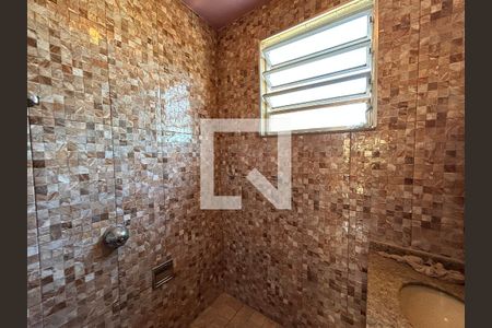 Banheiro de casa para alugar com 1 quarto, 45m² em Osvaldo Cruz, Rio de Janeiro