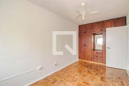 Quarto 2 de apartamento para alugar com 2 quartos, 77m² em Vila Ipiranga, Porto Alegre