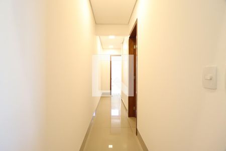 Corredor de apartamento para alugar com 3 quartos, 120m² em Patrimônio, Uberlândia