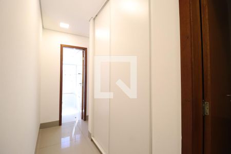 Quarto 1 de apartamento para alugar com 3 quartos, 120m² em Patrimônio, Uberlândia