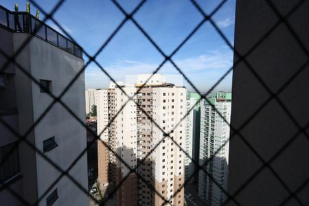 Sala  vista de apartamento à venda com 3 quartos, 140m² em Chácara Agrindus, Taboão da Serra