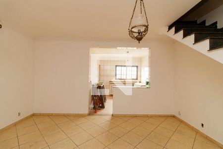 Sala de casa para alugar com 4 quartos, 120m² em Vila Nova Galvão, São Paulo