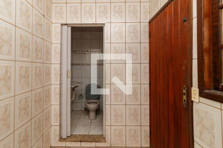Área de Serviço de casa para alugar com 4 quartos, 120m² em Vila Nova Galvão, São Paulo