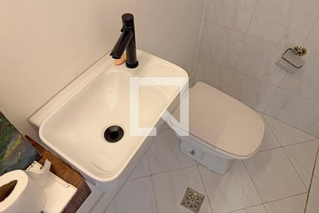 Lavabo de casa para alugar com 3 quartos, 133m² em Vila Mathias, Santos
